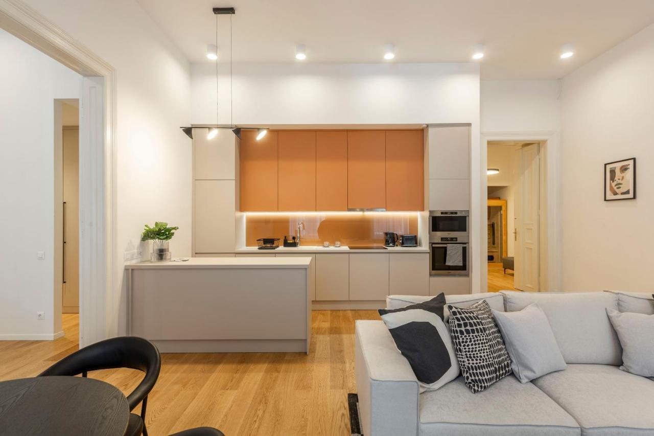 Luxurious Minimalist Residence With Sauna By Prestige Homes 부다페스트 외부 사진