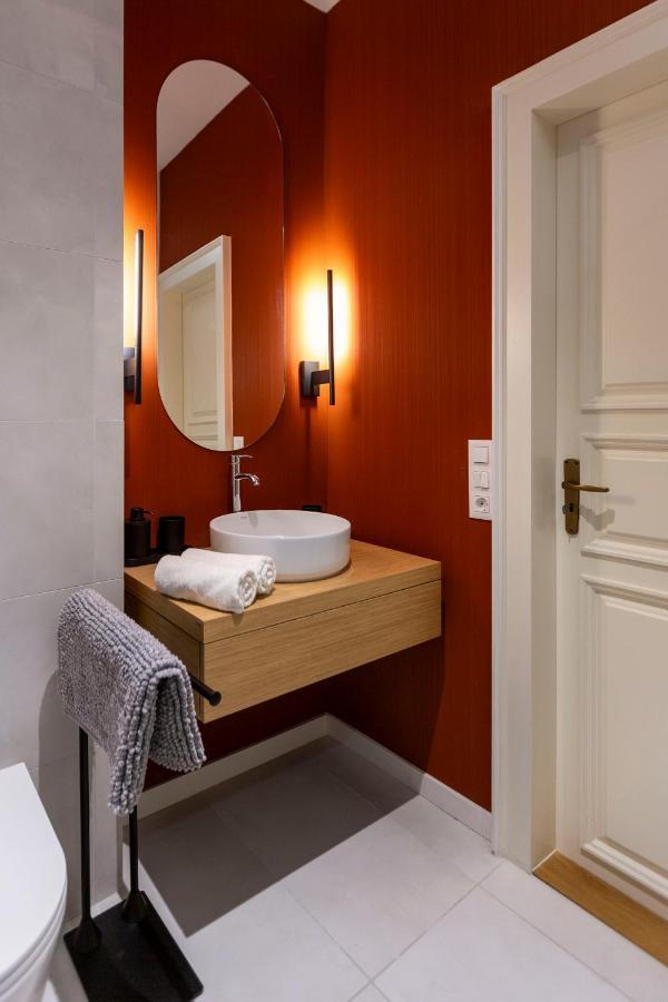 Luxurious Minimalist Residence With Sauna By Prestige Homes 부다페스트 외부 사진