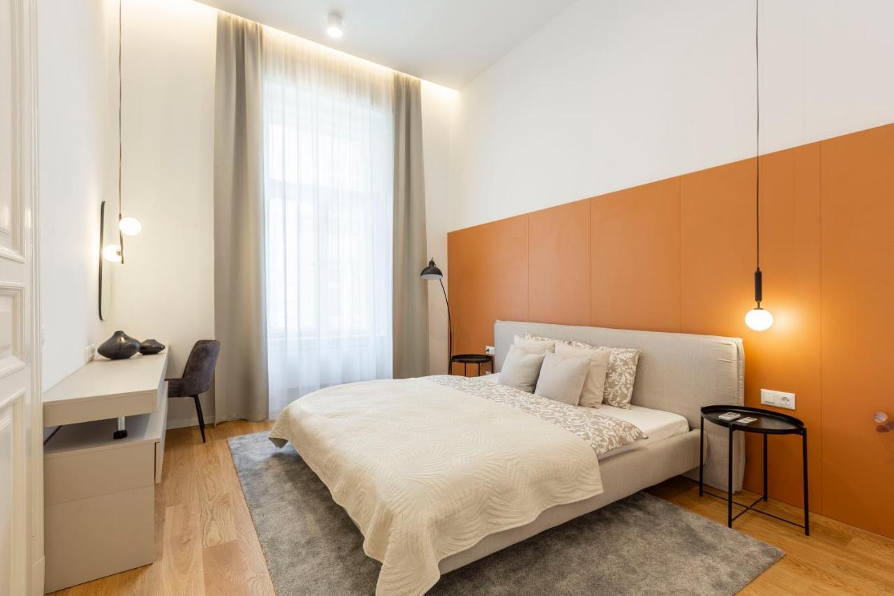 Luxurious Minimalist Residence With Sauna By Prestige Homes 부다페스트 외부 사진