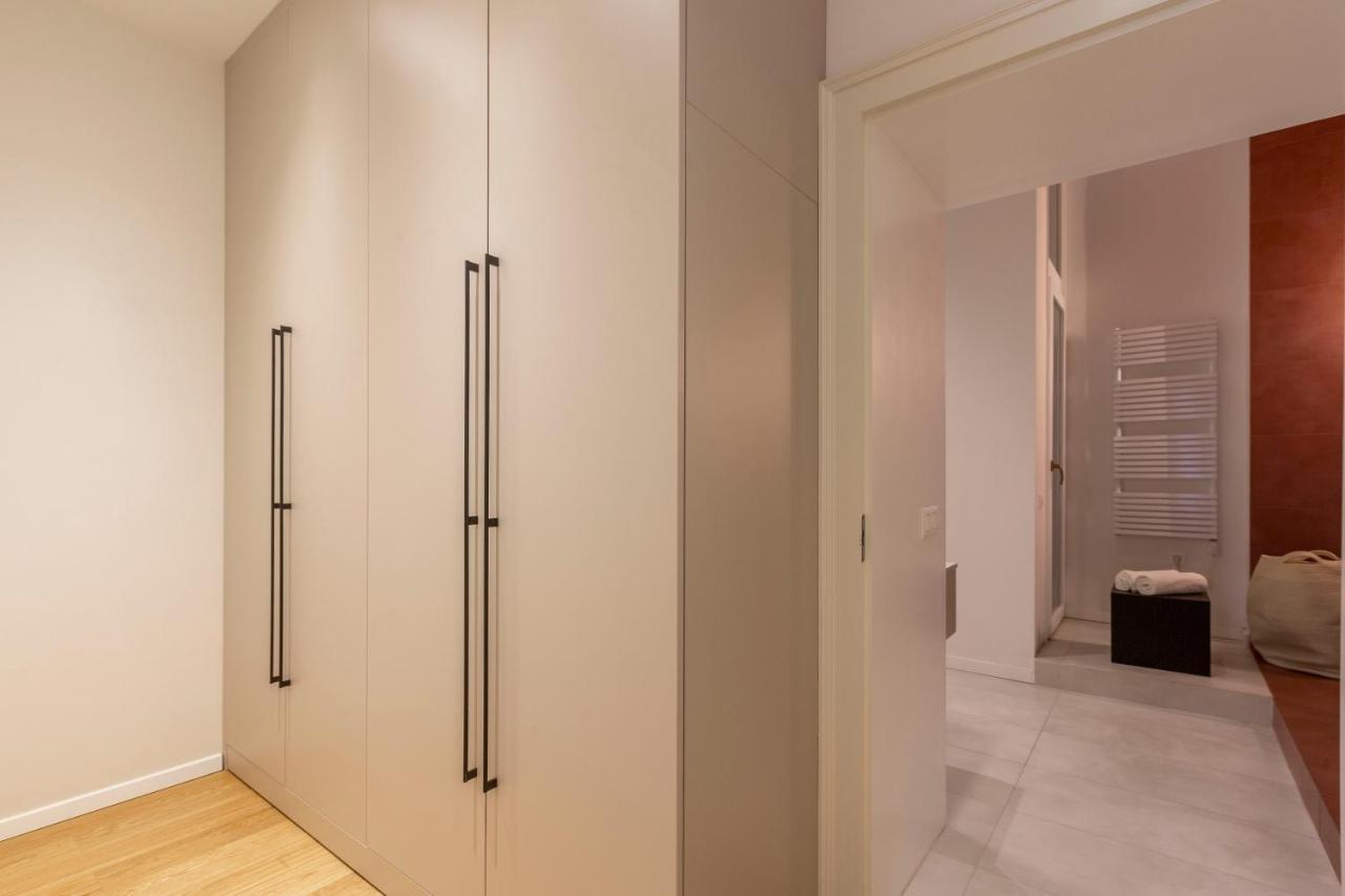 Luxurious Minimalist Residence With Sauna By Prestige Homes 부다페스트 외부 사진